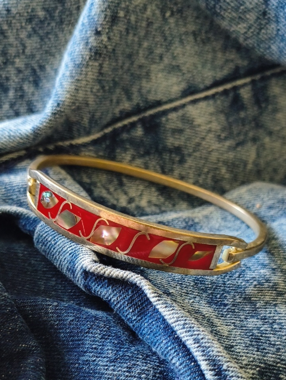 Vintage Bangle Made In Mexico Alpaca metal W/  Red Enamel Inlay & Abalone Shell